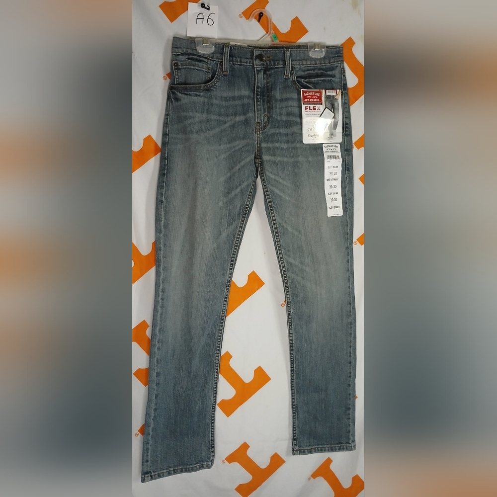 Levi Strauss slim jeans size 30x30